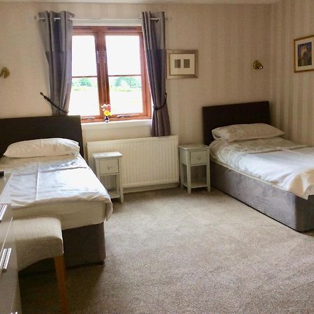 באלוך Ardoch Cottage Bed & Breakfast מראה חיצוני תמונה